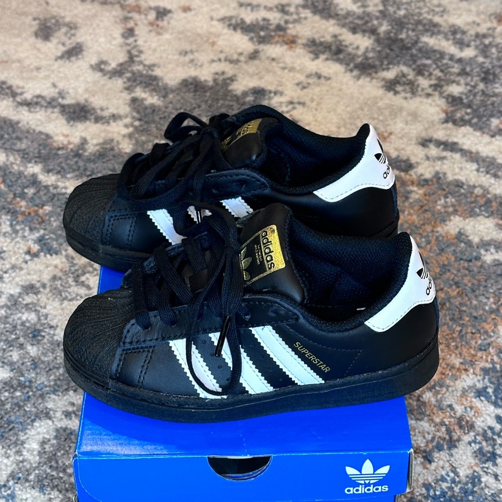 Adidas Superstar Shell toes - Black - Size 11 kids